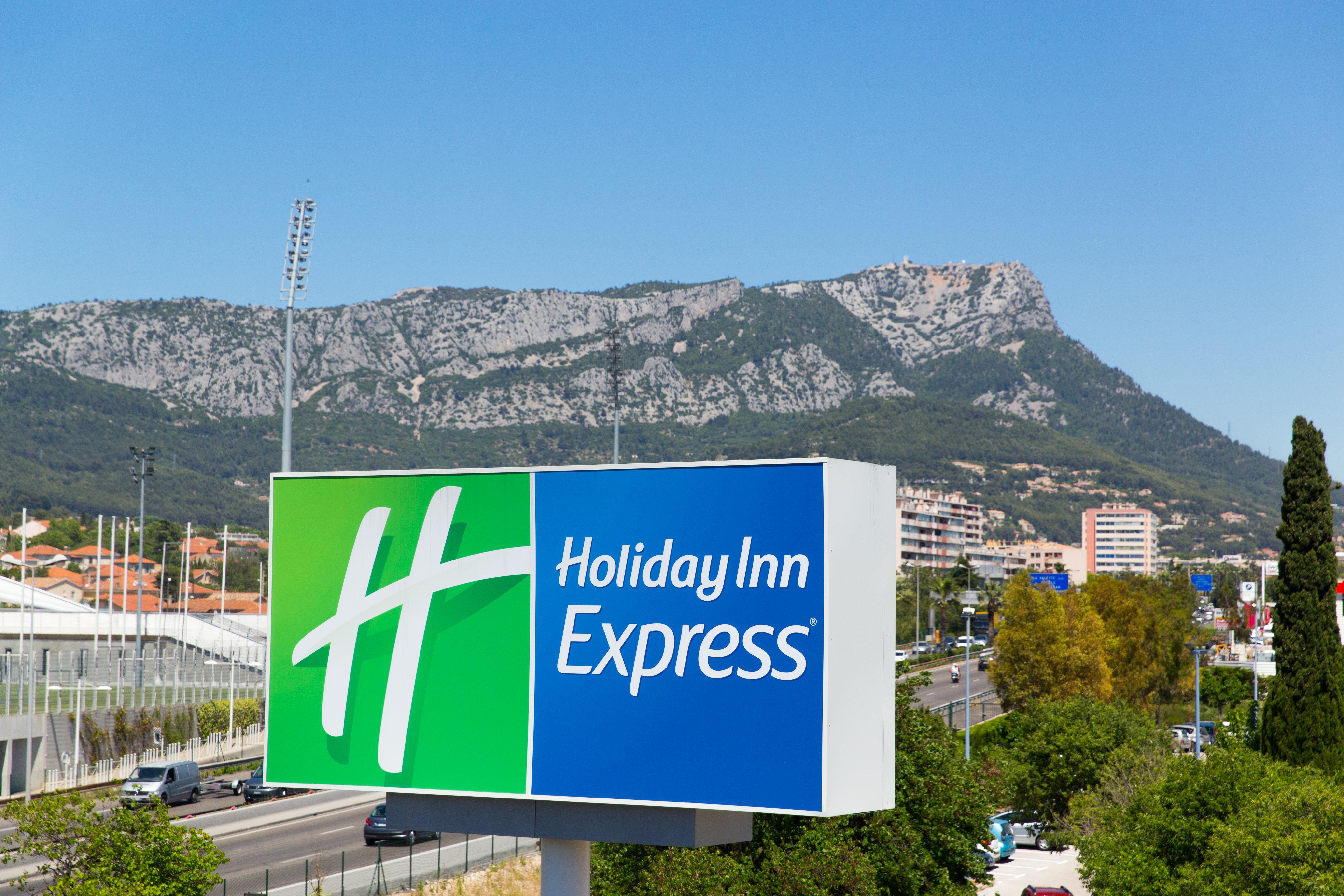 Holiday Inn Express Toulon - Est, An Ihg Hotel Exterior photo